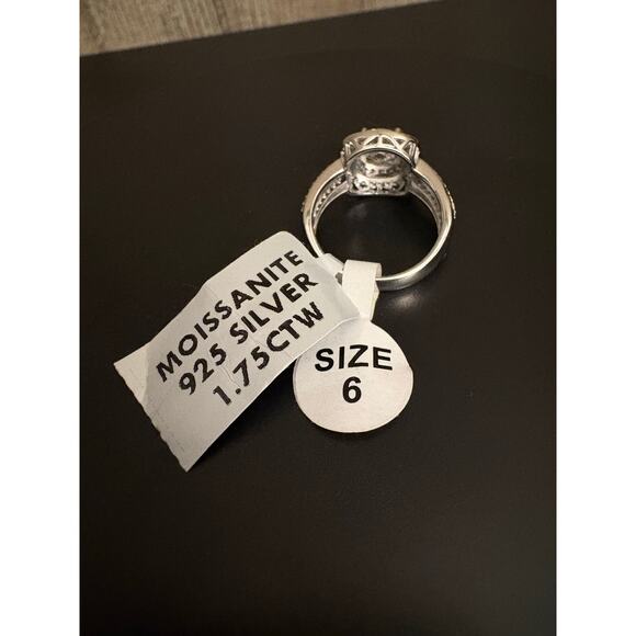 NWT Sz.6 - Womens 1.75ct Moissanite Ring, Stamped 925 Silver - Picture 7 of 8